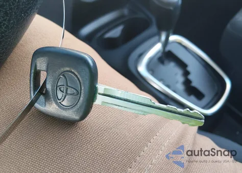 2015 Toyota Yaris L из США, поврежденный, VIN VNKKTUD38FA038176